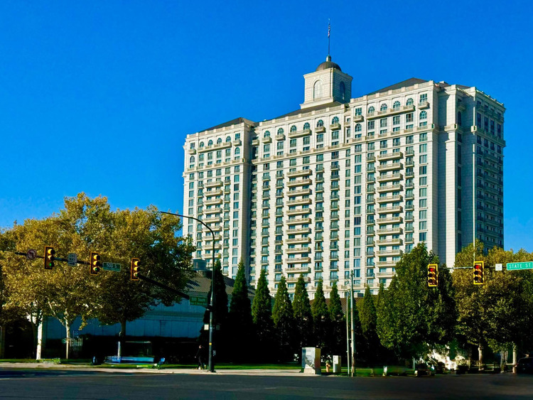Khách sạn Grand America, ở bang Utah.