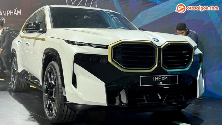 BMW XM.jpg