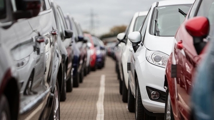 xe-nhap-khau-vneconomyautomotive.jpg