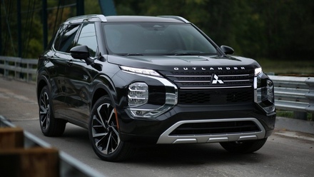 2024_Mitsubishi_Outlander_1.jpg