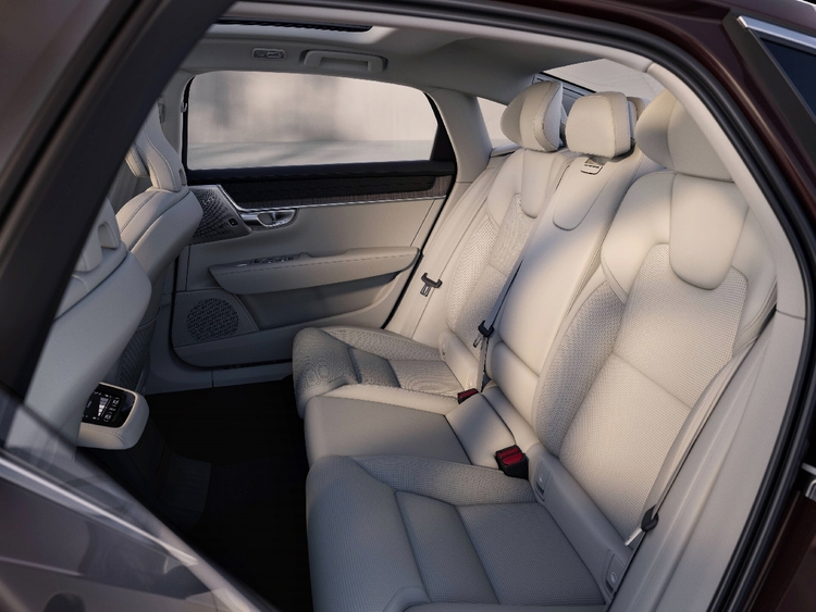 Volvo S90 2026 (10).jpg