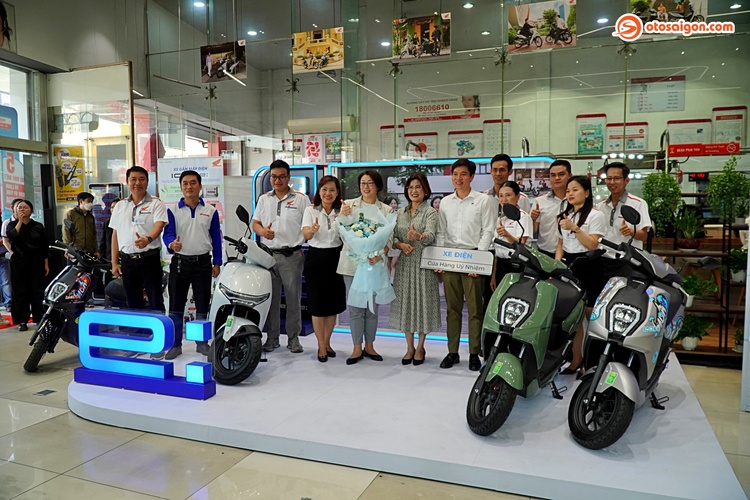 Honda bàn giao xe máy điện ICON e: đến tay khách hàng tại TPHCM