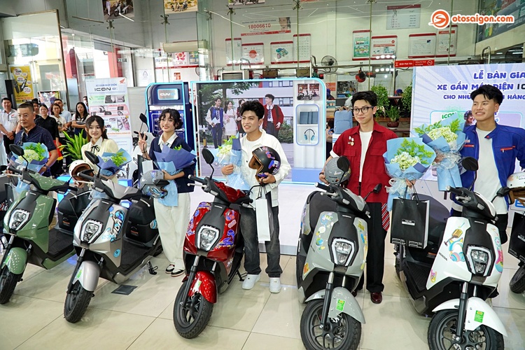 Honda bàn giao xe máy điện ICON e: đến tay khách hàng tại TPHCM