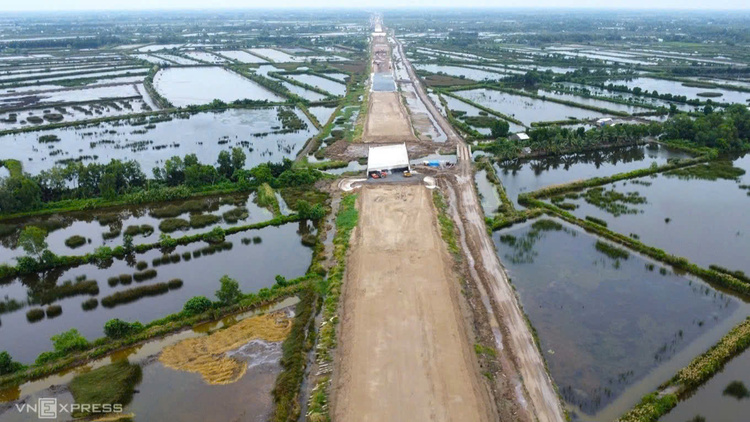 Thủ tướng: Cao tốc Cần Thơ - Cà Mau hoàn thành chậm nhất ngày 19/12