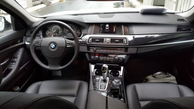 BMW 520i nâng cấp gói Luxury line