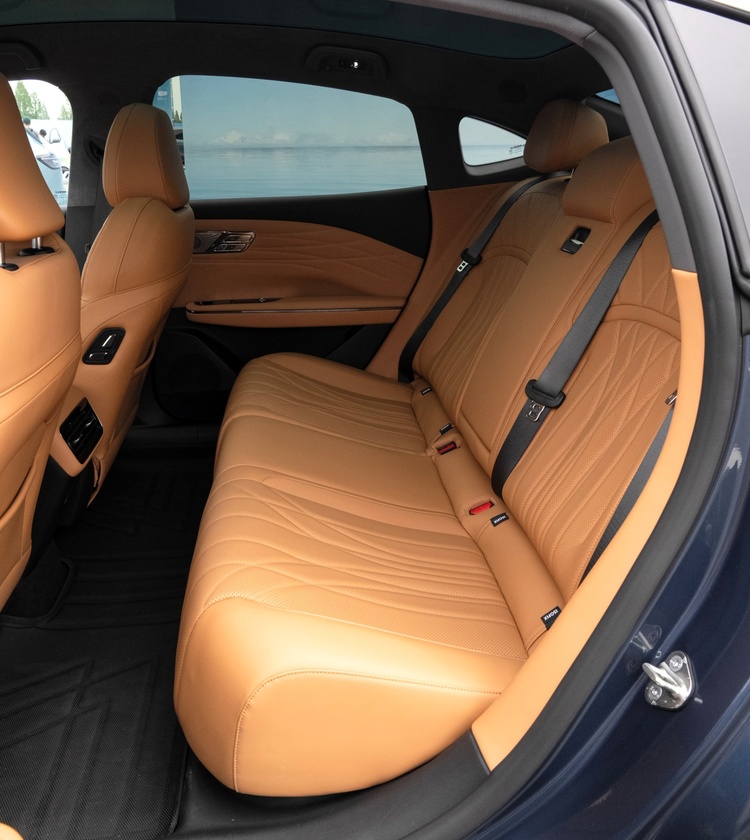 geely-galaxy-starshine-8-29.jpg