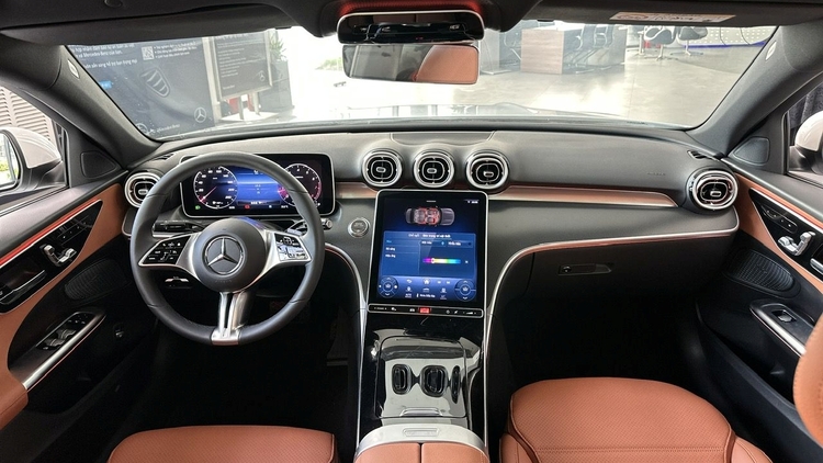 mercedes-benz-c-class-2025-3.jpg