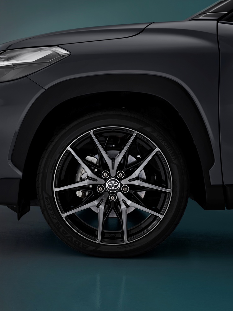 toyota-corolla-cross-gr-sport-2025-8.jpg