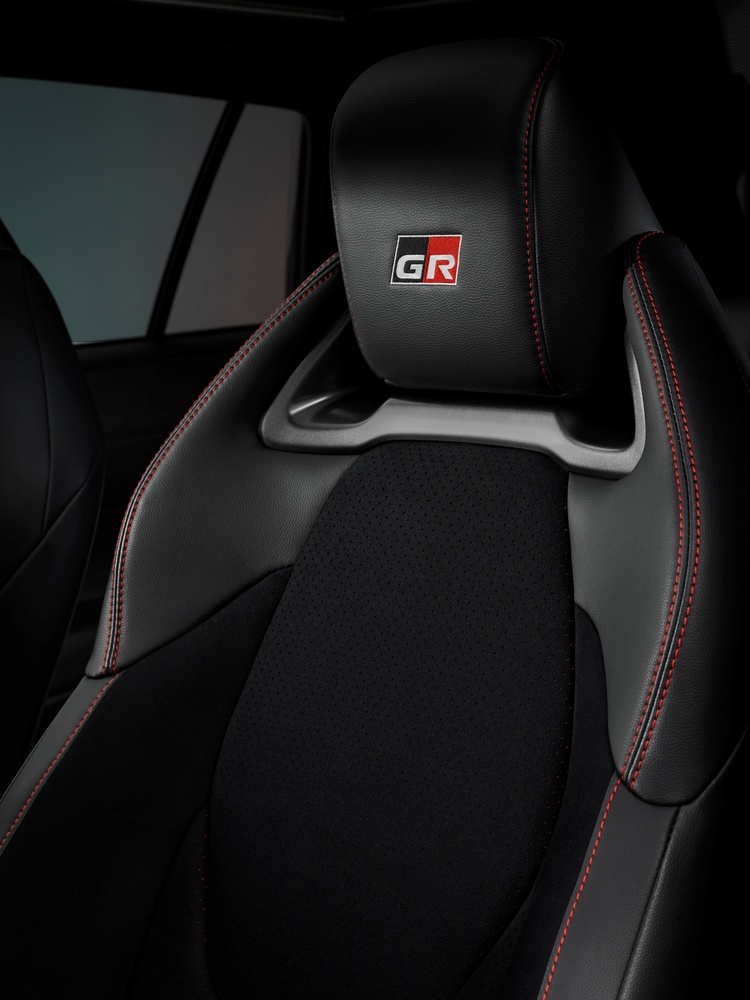 toyota-corolla-cross-gr-sport-2025-17.jpg
