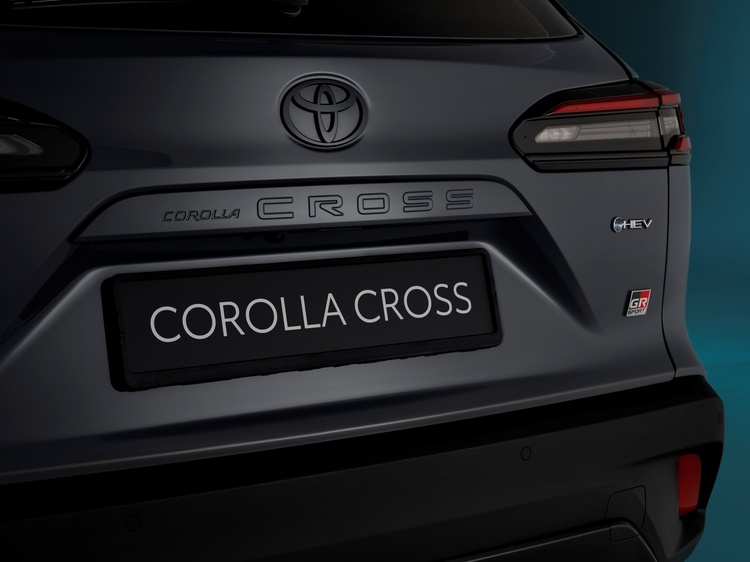 Toyota Corolla Cross GR SPORT 2025 ra mắt, có cả chế độ SPORT Mode