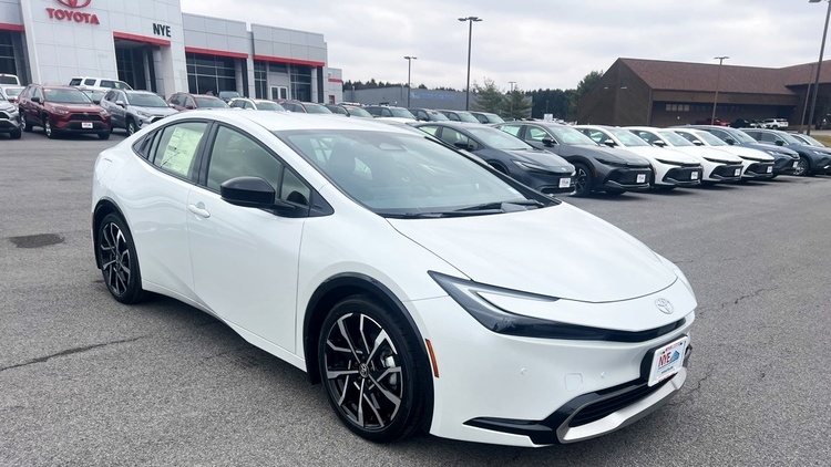 Toyota prius 2024 dealer.jpg