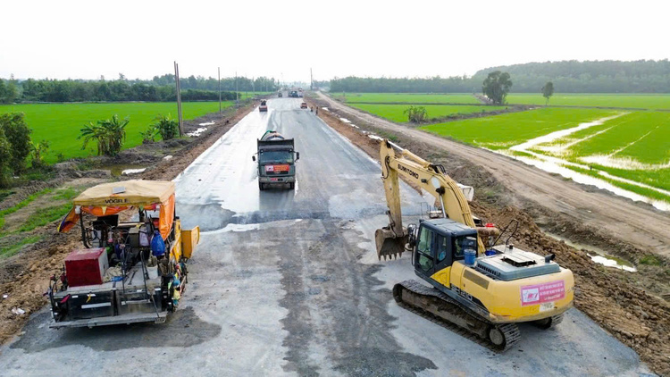 Suất đầu tư cầu cạn cao tốc gần 460 tỷ đồng/km
