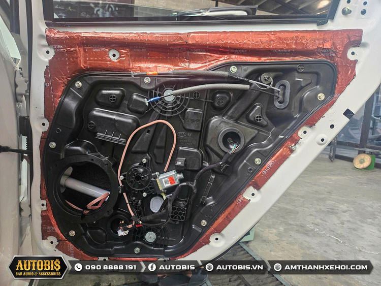 Kia Cerato chơi lớn với gói nâng cấp âm thanh và cách âm hơn 100 triệu!