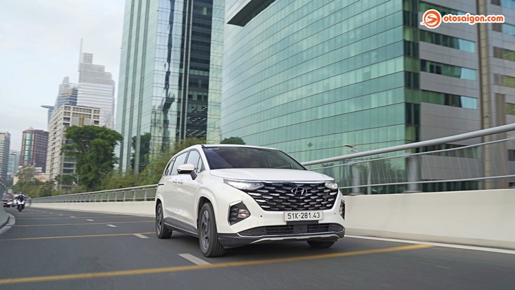 rolling-hyundai-custin-2-0-t-19.jpg