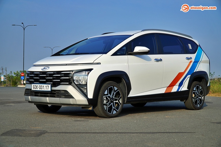 os-hyundai-stargazer-x-104.jpg