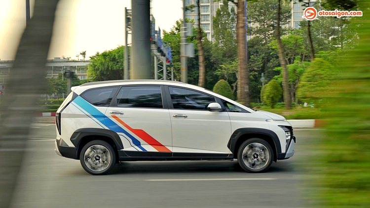 os-hyundai-stargazer-x-13.jpg