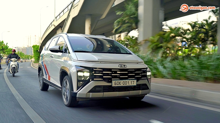 os-hyundai-stargazer-x-24.jpg