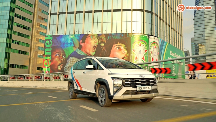 os-hyundai-stargazer-x-30.jpg