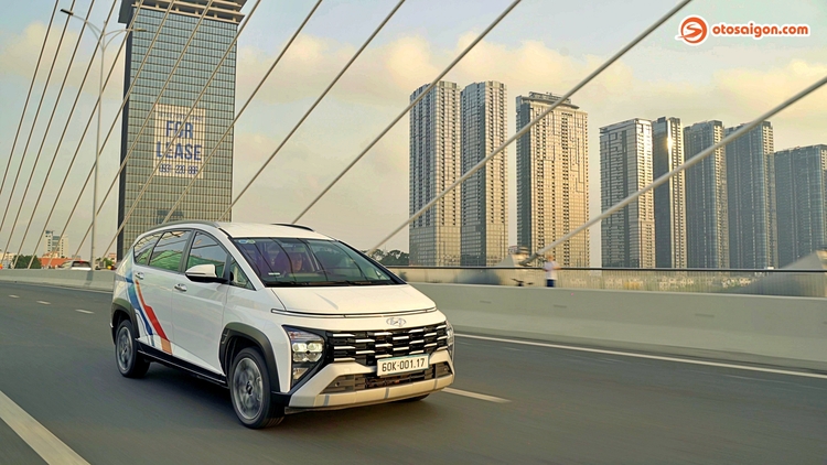 os-hyundai-stargazer-x-31.jpg