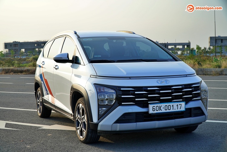 os-hyundai-stargazer-x-126.jpg