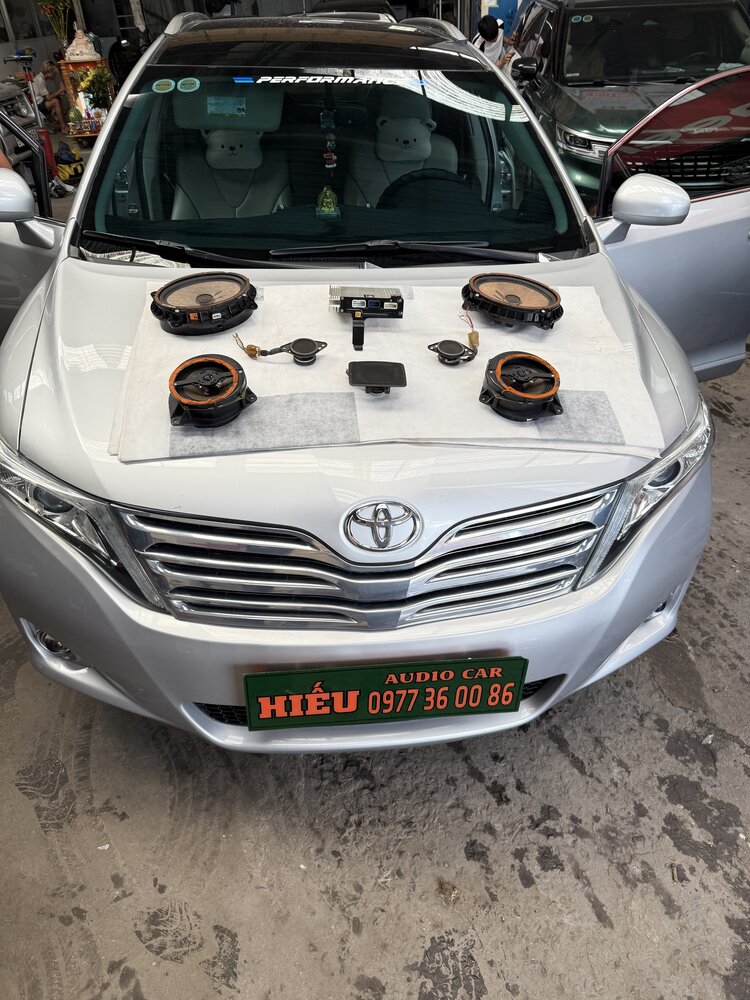 Toyota Venza nâng cấp từ bản Base thành Limited.