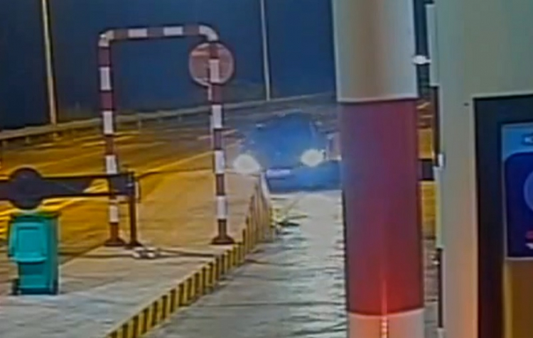 [Camera] Tai nạn nguy hiểm trên cao tốc Long Thành - Dầu Giây