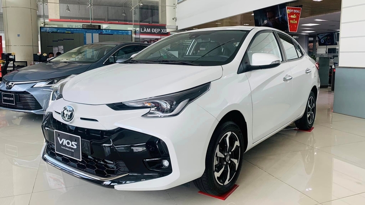 Toyota dai ly.jpg