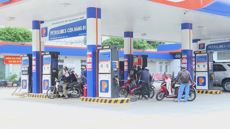 11h30 - Dieu chinh gia xang tu ngay mai.transfer.jpg