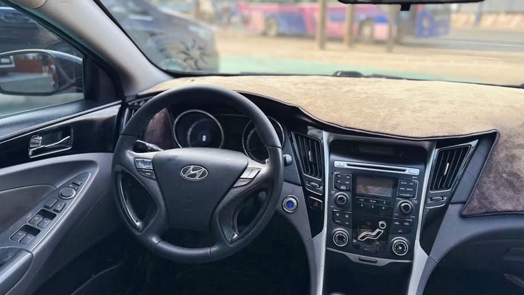 Hyundai Sonata 2011 điều hoà không lạnh, xử lý thế nào?