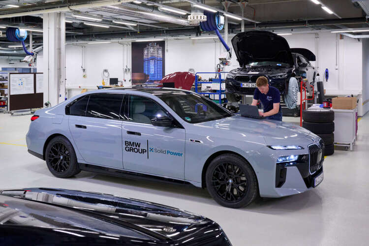 BMW-i7-test-vehicle-solid-state-battery-tech-6-1260x840.jpg