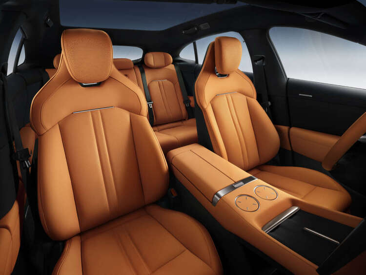 SUV điện Xiaomi YU7 ra mắt: 3 biến thể, mạnh gần 700 mã lực,  tầm hoạt động lên đến 835 km