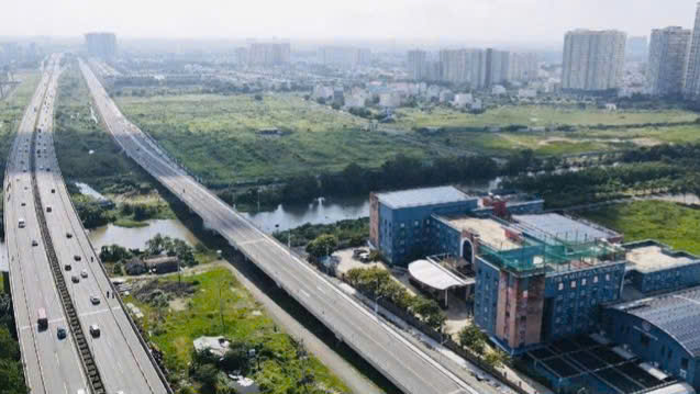 Cấm xe máy đi vào đường dẫn cao tốc TP.HCM - Long Thành - Dầu Giây từ ngày 7-6