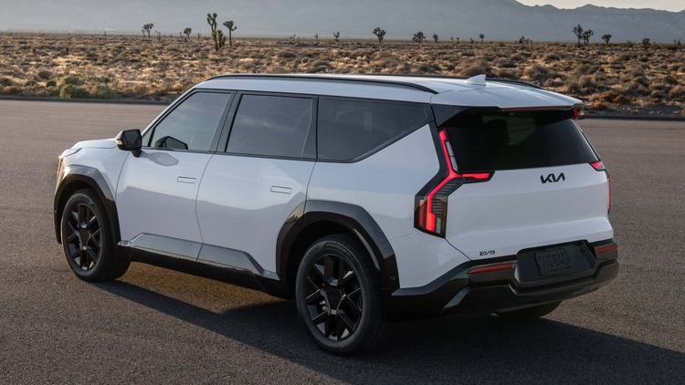 2026-kia-ev9-nightfall-edition (2).jpg