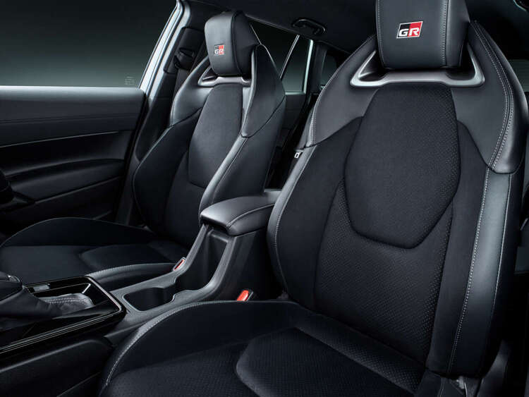 2025-Toyota-Corolla-Cross-GR-Sport-Japan-launch-19-1260x945.jpg