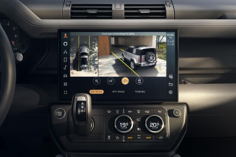 Land Rover làm mới Defender 2026: Đèn pha được cải tiến, màn hình cảm ứng 13,1 inch lớn hơn