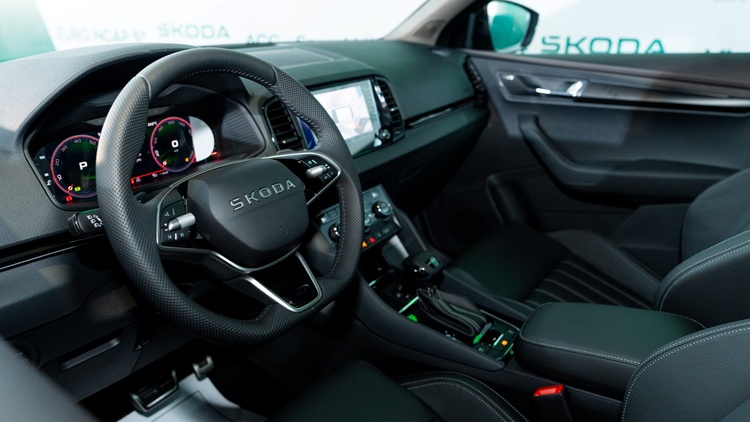 Skoda Karoq 2025 ra mắt VN với 2 phiên bản, giá từ 1,009 tỷ đồng