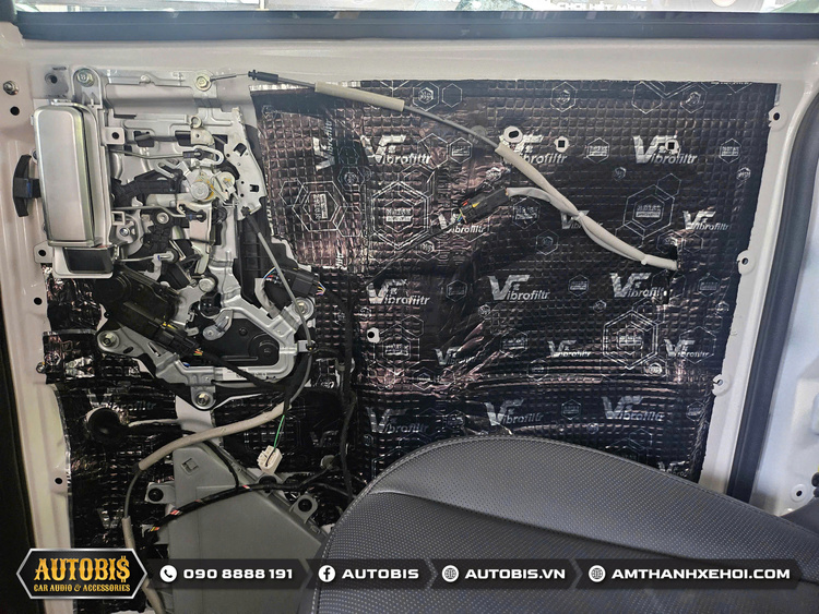 Hyundai Custin hoàn hảo hơn khi nâng cấp âm thanh và cách âm tại Autobis