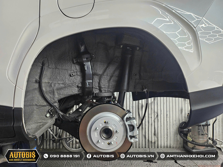 Hyundai Custin hoàn hảo hơn khi nâng cấp âm thanh và cách âm tại Autobis