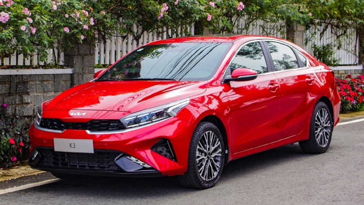Kia K3 2024 sang số chậm, tua cao, có bình thường?