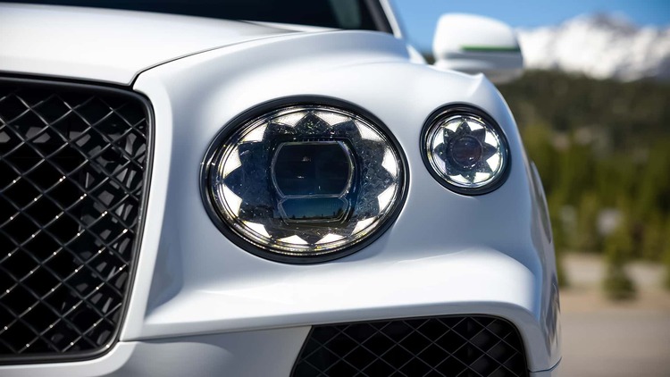 Bentley trình làng Bentayga Speed V8 mới, sức mạnh vượt trội hơn cả bản W12