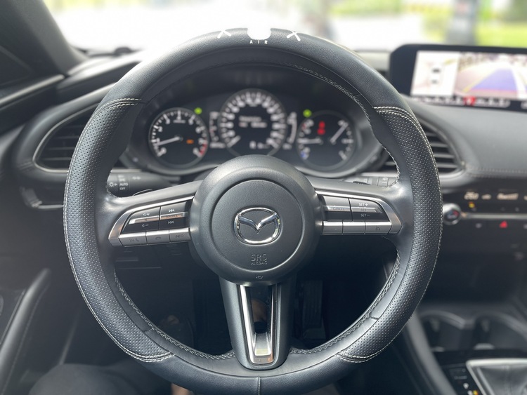 Mazda 3 Sport 1.5 Luxury 2023 - 21.000km