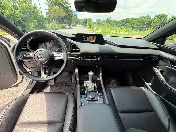 Mazda 3 Sport 1.5 Luxury 2023 - 21.000km