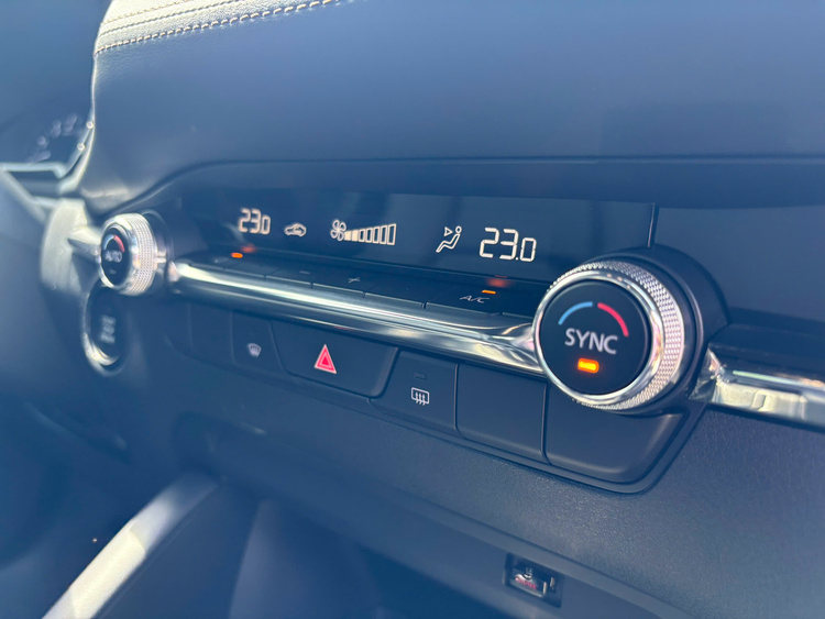 Mazda 3 Sport 1.5 Luxury 2023 - 21.000km