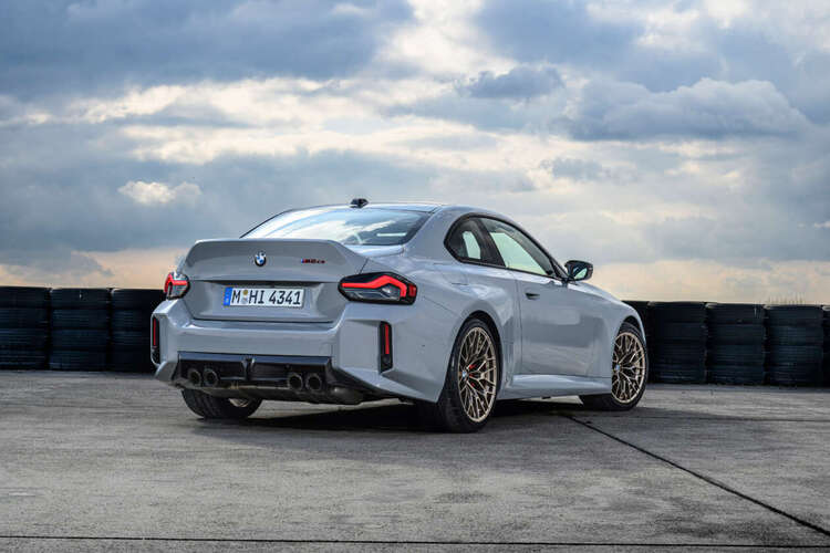 2025-BMW-M2-CS-debut-23-1260x840.jpg