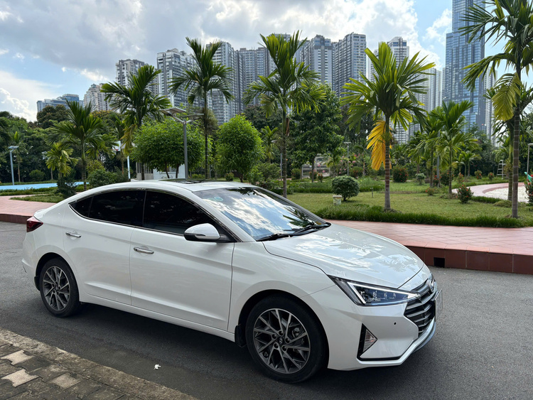 Hyundai Elantra 2.0 GLS 2022 - 30.000km