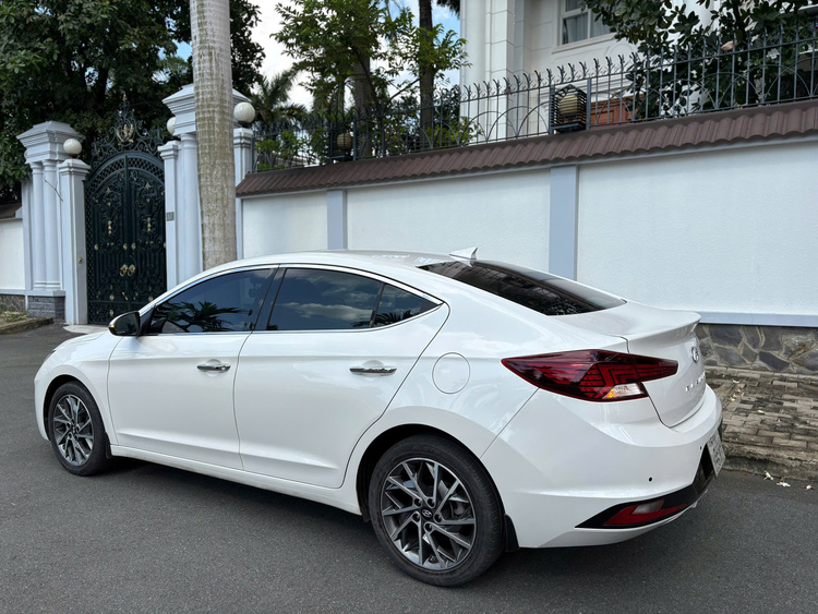 Hyundai Elantra 2.0 GLS 2022 - 30.000km