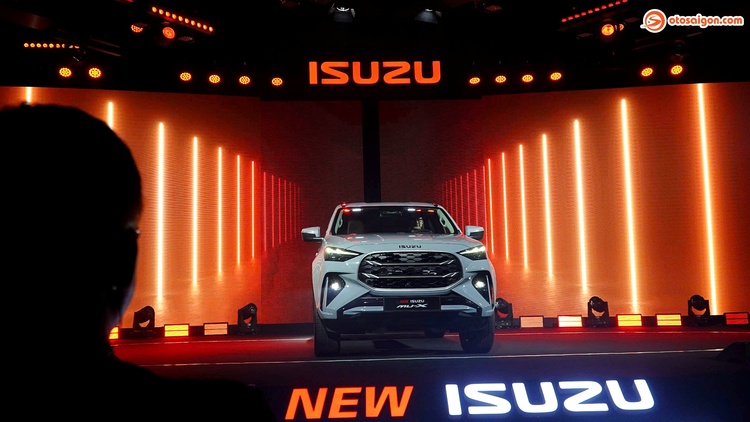 Isuzu mu-X 2025 ra mắt VN với 5 phiên bản, chốt giá từ 928 triệu đồng