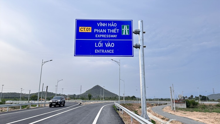 Chủ đầu tư nói gì về hư hỏng mặt đường trên cao tốc Vĩnh Hảo - Phan Thiết?
