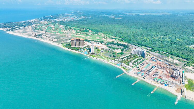Bất động sản nghỉ dưỡng (Ixora Hồ Tràm, Gran Mélia Nha Trang, Nobu Đà Nẵng,…)