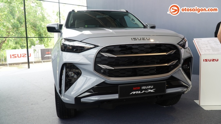 Soi chi tiết Isuzu mu-X Sport 4x4 AT vừa ra mắt: Có gì với giá 1,145 tỷ đồng?